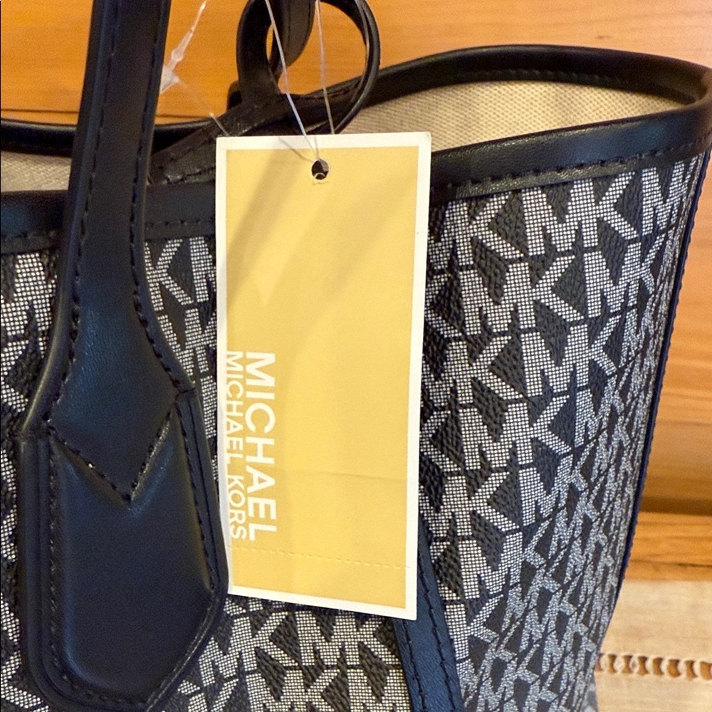 Michael Kors (Eva) Stylish Black and Gray Tote Bag Set - Picture 3 of 8